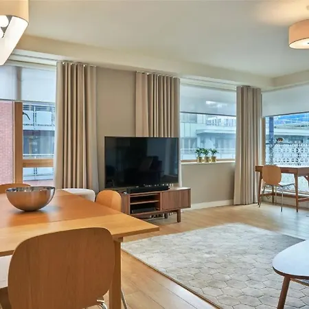 Feriehus Large Stylish Bright & Luxurious 2 Bed