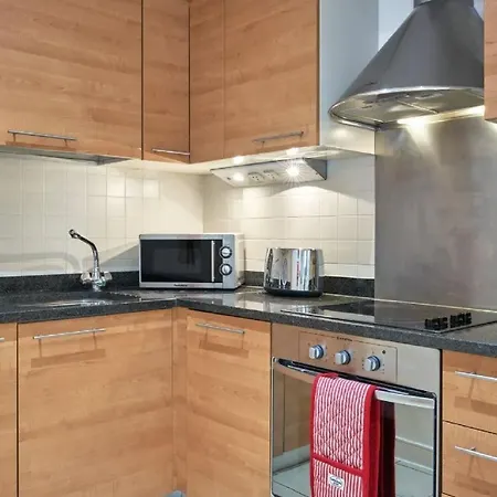 펜션 Large Stylish Bright & Luxurious 2 Bed *