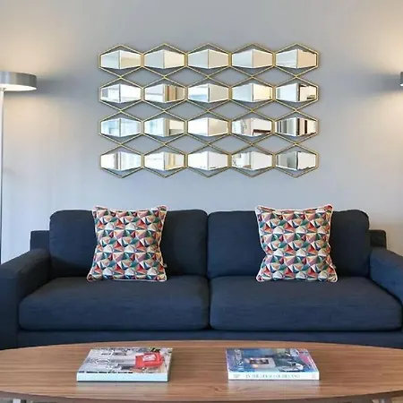 Large Stylish Bright & Luxurious 2 Bed 度假居 *